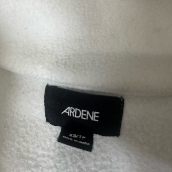 Ardene Quarter Zip - Picture 2 of 2